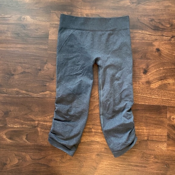 Ivivva Other - Ivivva Breathe Love Crop Seamless Gray Size 10